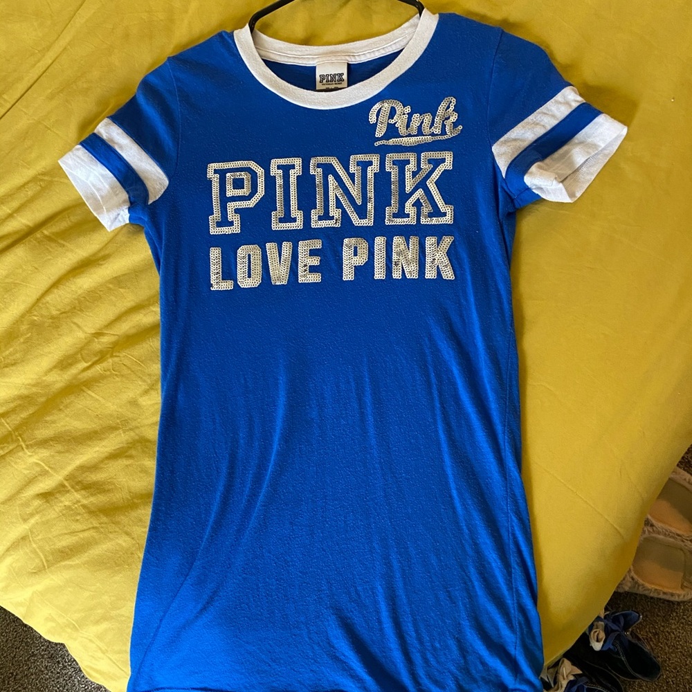 Pink short VS